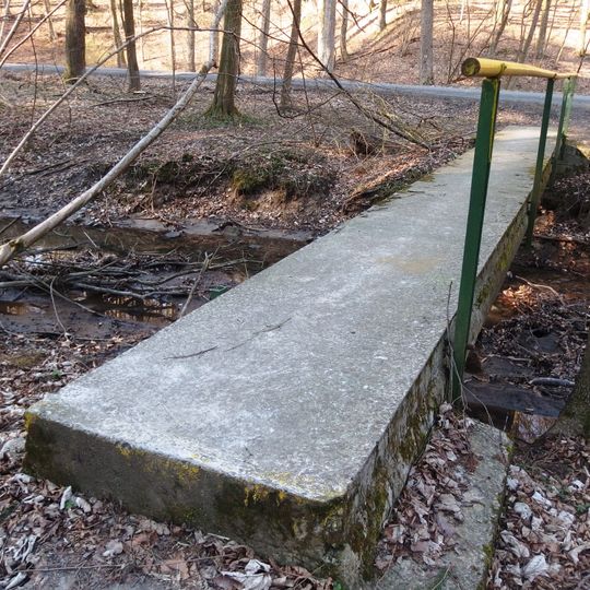 Lávka přes Kudlovický potok u sv. Huberta v Kudlovické dolině