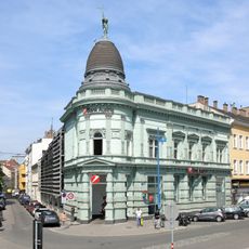 Former Floridsdorfer Gemeindesparkasse, Am Spitz 11