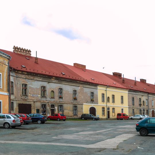 Kasárna dvojitá X/245