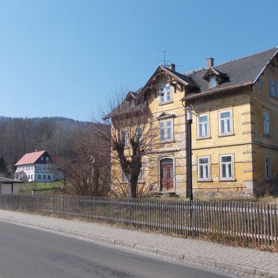 Friedrich-Engels-Straße 8