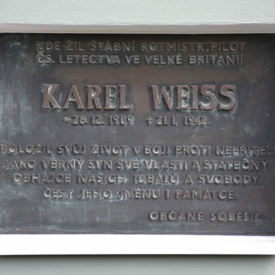 Pamětní deska Karla Weisse v Soběšicích