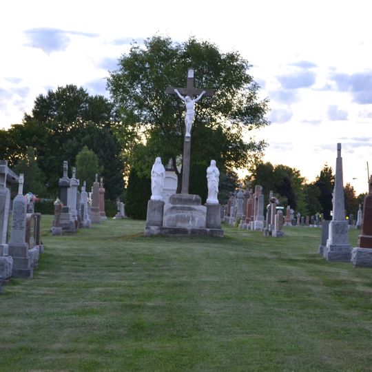Cimetière de Sainte-Anne-des-Plaines