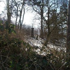 Kříž východně od Lelova u zaniklé cesty