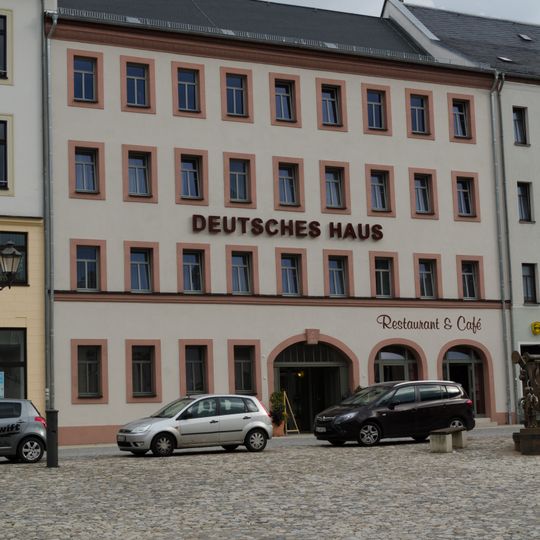 Wohnhaus in geschlossener Bebauung, ehemals Hotel Markt 8