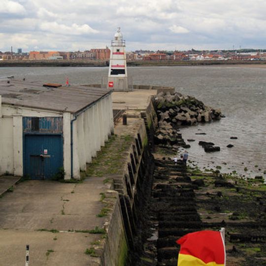 Hartlepool Old Pier light