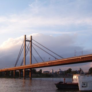 Neue Belgrader Eisenbahnbrücke