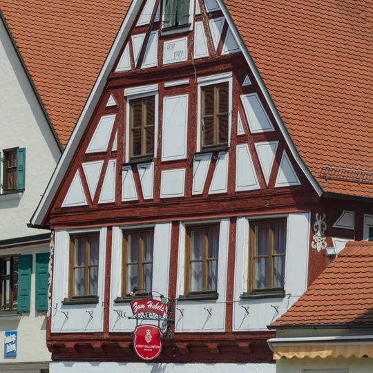 Wohn- und Geschäftshaus