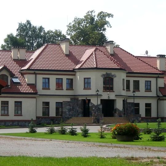 Zespół dworski w Rogajnach