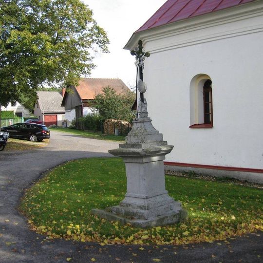 Kříž u kaple