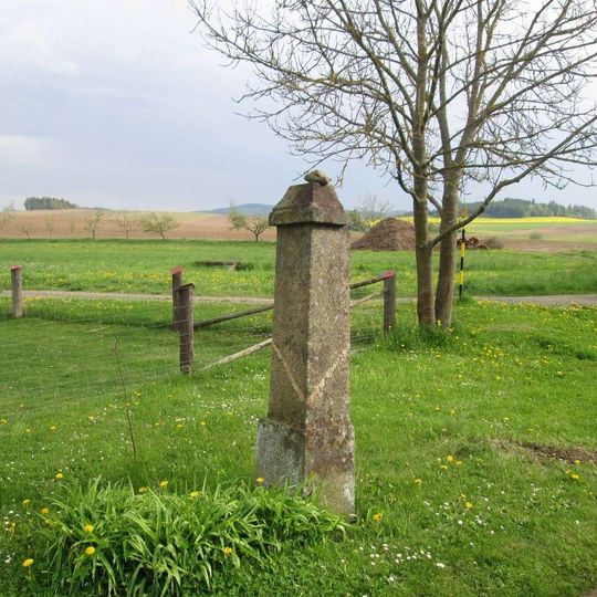 Kříž v Petrovičkách u rozcestí