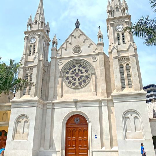 Iglesia de los Sagrados Corazones de Jesús y María