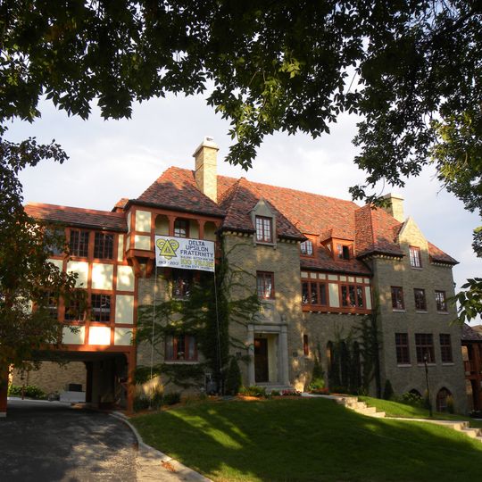 Delta Upsilon Chapter House