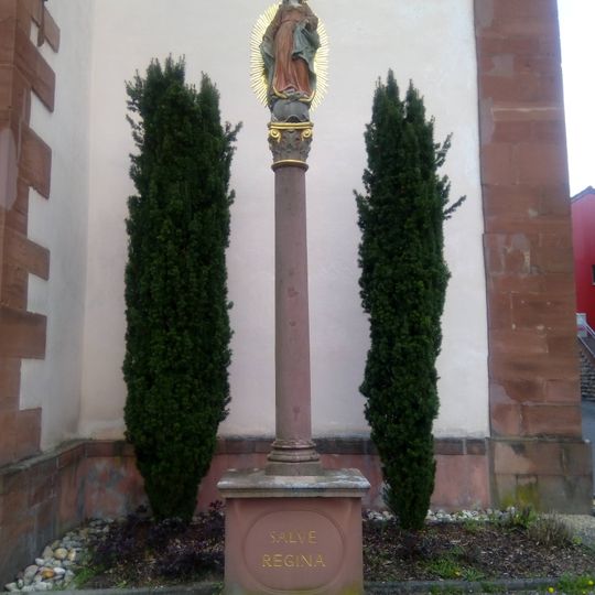 Mariensäule an der Altheimer Kirche