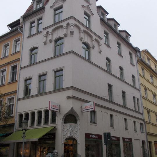 Wohn- und Geschäftshaus Rathausplatz 11