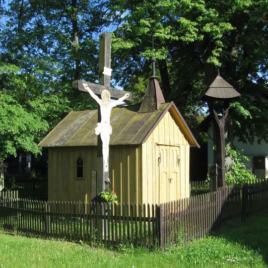 Dřevěná kaple svatého Jana Nepomuckého u návsi v Čejkovicích