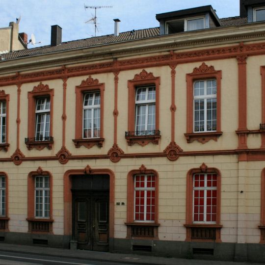 Friedrich-Ebert-Straße 82–84