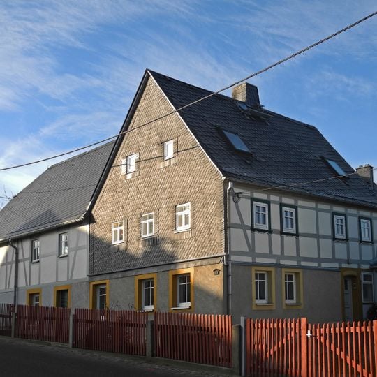 Wohnhaus auf Hakengrundriss Bergstraße 89
