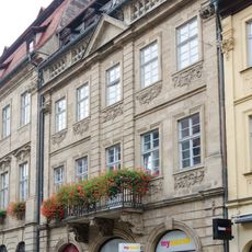 Wohn- und Geschäftshaus