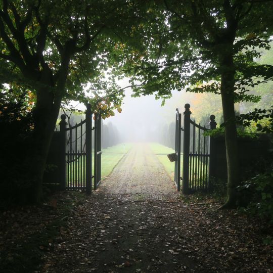 De Wiersse: zes hekken met twee schuttingen bij moestuin