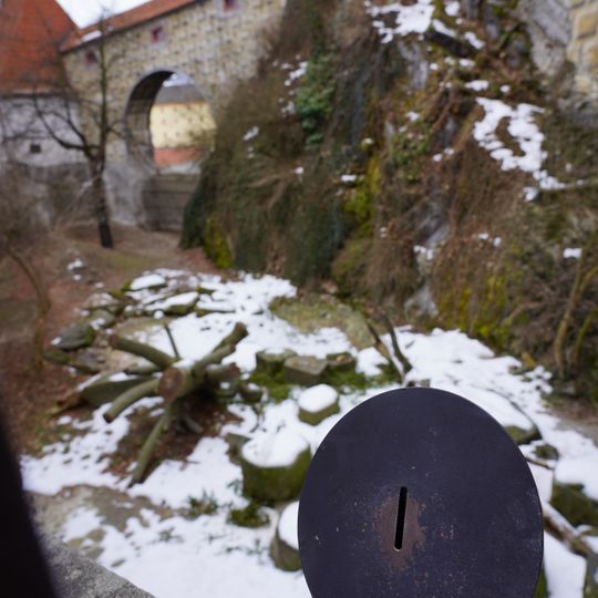 Mostní přechod mezi zámeckou věží a čp. 58 v Českém Krumlově-Latráně