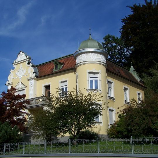 Passauer Straße 77-79