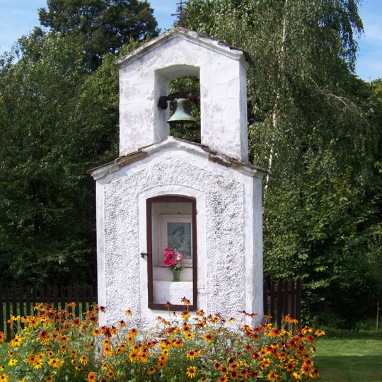 Výklenková kaplička se zvonem