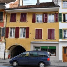 Residential and commercial building (18th/19th c.)