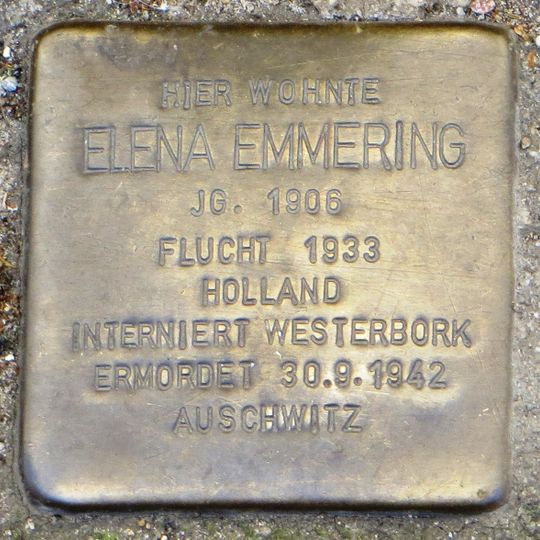 Stolperstein en memoria de Elena Emmering