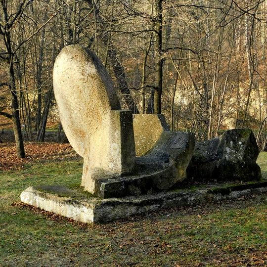 Plastika Vlašimmata v zámeckém parku ve Vlašimi