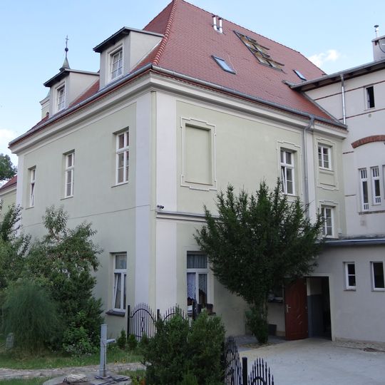 Klasztor , ob. dom parafialny