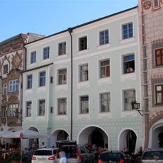 Wohn- und Geschäftshaus