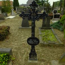 R.K. Kerkhof Sambeek: grafkruis van T. Thijssen