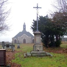 Centrální kříž na hřbitově v Příchovicích