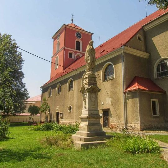 Socha Panny Marie Immaculaty v Hnojicích u kostela