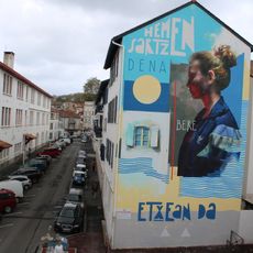 Hemen sartzen dena bere etxean da
