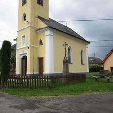 Kříž u kaple ve Voltuši