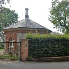 Lodge To Southcott House