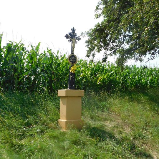 Kříž u polní cesty severně od Tvarožné