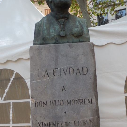 Monument to Julio Monreal y Ximénez de Embún