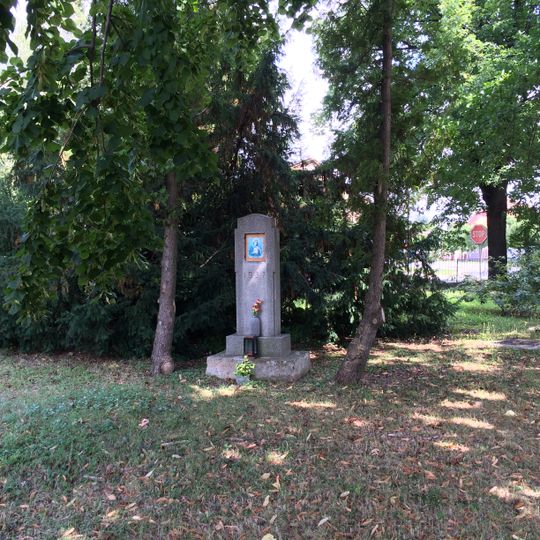 Obrázek Panny Marie v parku v Revoluční ulici v Měšicích