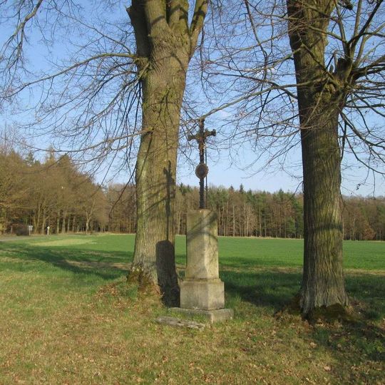 Kříž východně od Kornatic