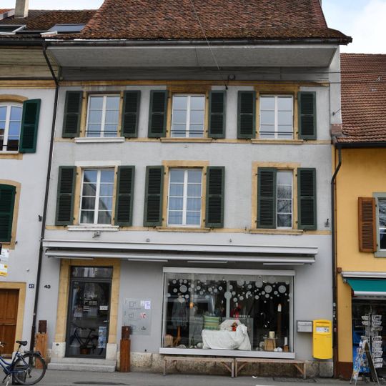 Wohn- und Geschäftshaus