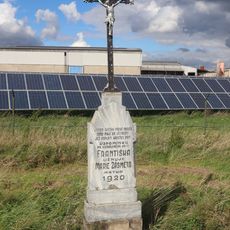 Kříž v zatáčce východně od Mohelna