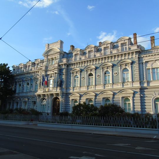 Dzīvojamā ēka, tagad - administratīva ēka