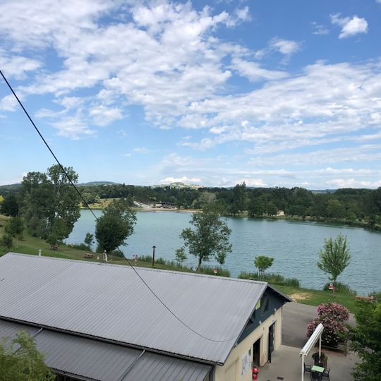 Caming du lac de Champos