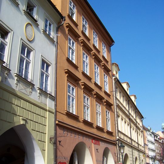 U Zlaté růže, U Černé hlavy