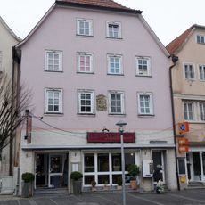 Wohn- und Geschäftshaus