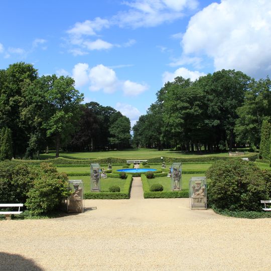 Rittergut und Gutspark Milkel Schloß Milkel 1, 1a, 1b