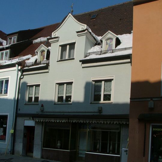 Wohn- und Geschäftshaus