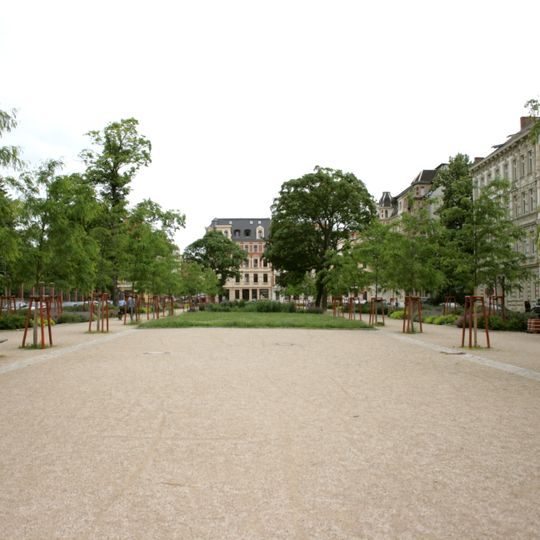 Lutherplatz; Stadtplatz mit vierreihiger Allee Lutherplatz